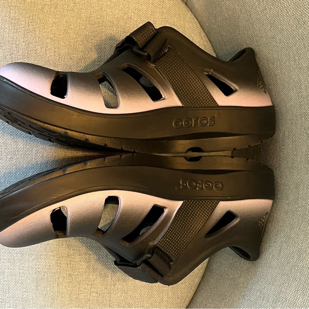 Oofos Oocando Recovery Sandal - Picture 5 of 8